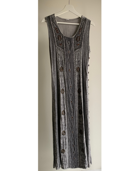 V0024 Embroidery long dress (women's item)